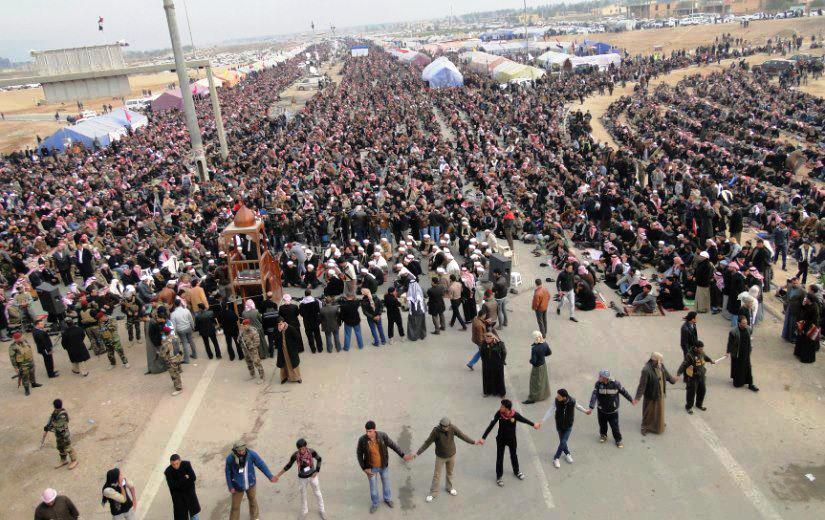 اشتباكات ودعوات للجهاد وقتيل اثناء رفع الشرطة خيم المعتصمين غرب العراق