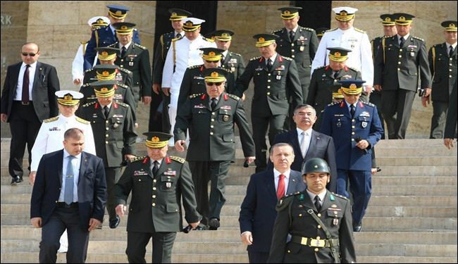 الجيش التركي يطالب باعادة محاكمة مئات الضباط المتهمين بالتآمرعلى الحكومة