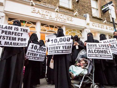 واحد من بين كل 10 اطفال يولودون في انكلترا وويلز مسلم