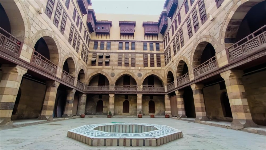 وكالة الغوري.. قلعة فنية وصرح تجاري بقلب "القاهرة التاريخية" وكالة الغوري.. قلعة فنية وصرح تجاري بقلب "القاهرة التاريخية"