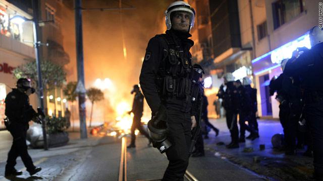 حملات تطهير الشرطة والقضاءء مستمرة في تركيا فيما النواب يناقشون الاصلاح القضائي
