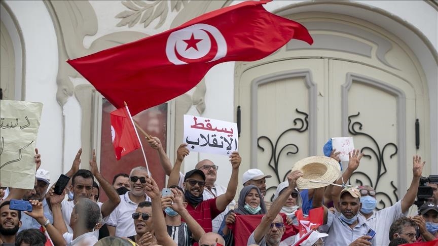 الرئيس التونسي يحلّ البرلمان بعد جلسة افتراضية ل”البرلمان المجمد” . الرئيس التونسي يحلّ البرلمان بعد جلسة افتراضية ل”البرلمان المجمد” .