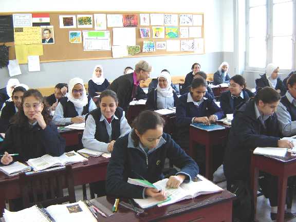 مصر تؤجل استئناف الدراسة اسبوعين لتامين واصلاح المنشات الدراسية