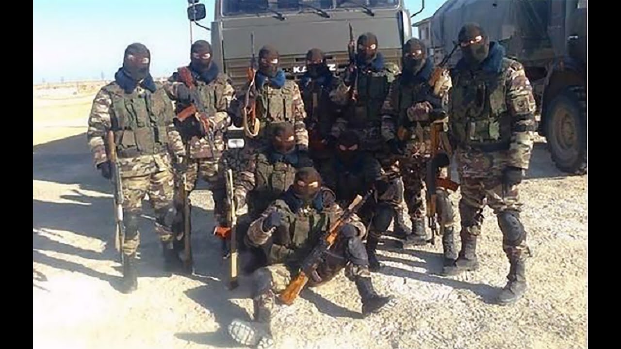 مقاتلون من عصابة فاغني في صورة جماعية - سوشال ميديا