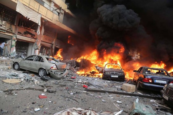 اربعة قتلى في انفجار سيارة مفخخة في لبنان على مقربة من الحدود مع سوريا