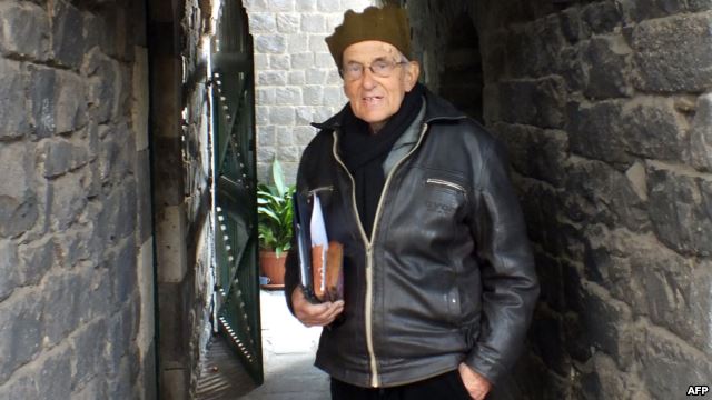 الأب لومباردي ينعى "رجل السلام الشجاع" الأب فرانز فان دير لوغت