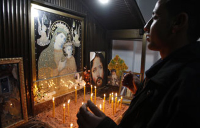 امرأة تروي معجزة شفائها من مرض عضال بعد قداس تطويب البابا يوحنا الثاني