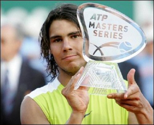 دورة برشلونة: الماغرو يثأر من نادال ويحرمه من مواصلة زحفه نحو لقبه التاسع