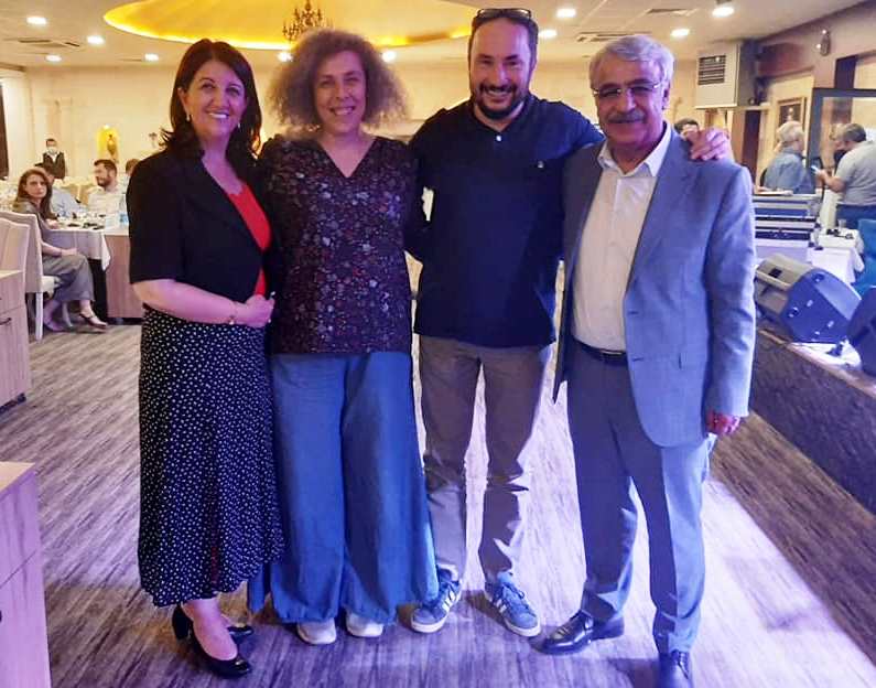 سكرتير حزب إعادة تأسيس الشيوعية ماوريتسيو آتشيربو  - فيسبوك