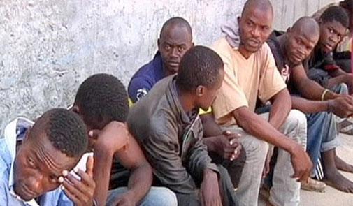 السلطات السودانية تنجد مهاجرين تركوا في الصحراء