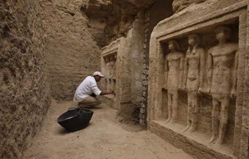 اكتشاف مقبرة أثرية عمرها 5600 سنة في جنوب مصر