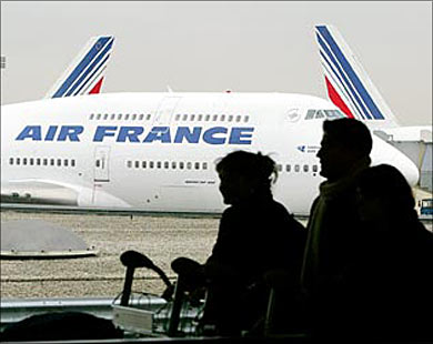 الحكم على "اير فرانس" لانزالها ناشطة داعمة للفلسطينيين من احدى طائراتها