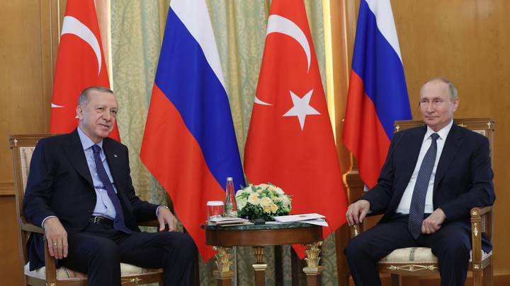 الرئيس التركي رجب طيب أردوغان ونظيره الروسي فلاديمير بوتين  -ايه ايه