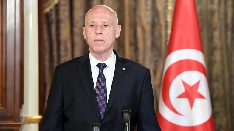 الرئيس التونسي قيس سعيد يعلن بدء العمل بالدستور الجديد  - ايه - ايه