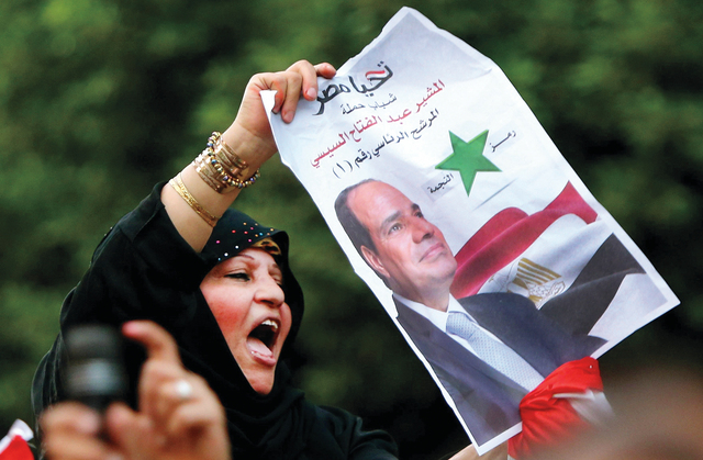 فوز كاسح للسيسي في الانتخابات الرئاسية المصرية والجيش يكرس سلطته
