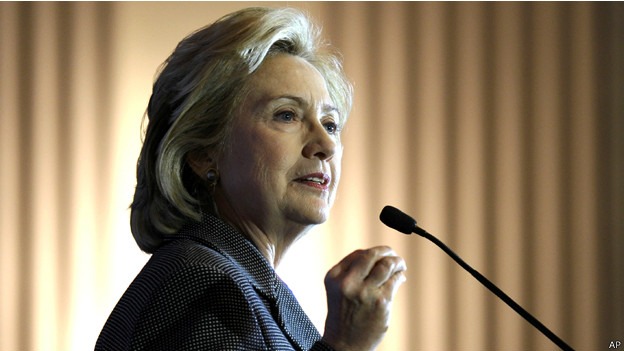 مذكرات كلينتون:بوتين"مهووس" واحمدي نجاد "طاووس عدواني"