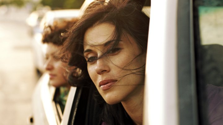 المخرجة شيرين دبس تتحدث عن "مثليتها الجنسية" وهويتها العربية الأمريكية