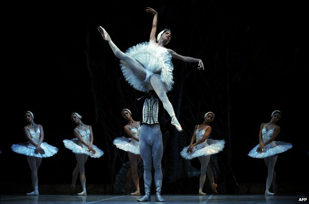 فرار ستة راقصين كوبيين الى امريكا