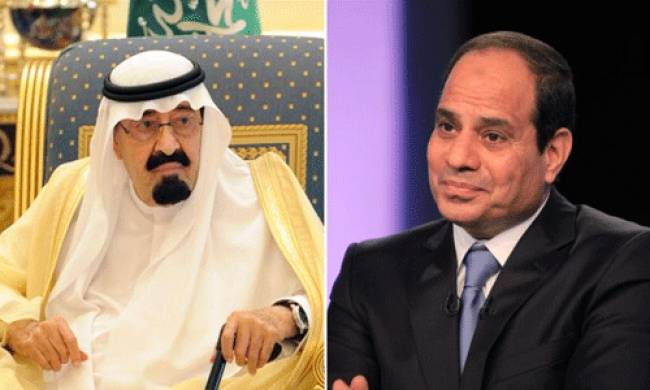 العاهل السعودي يلتقي الرئيس المصري في مطار القاهرة