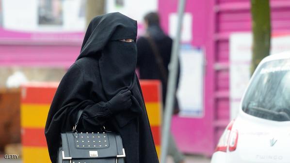 فرنسا.. تأكيد حكم فصل موظفة محجبة