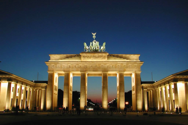 اهلا بك في برلين.. عاصمة العزاب والعازبات في أوروبا!