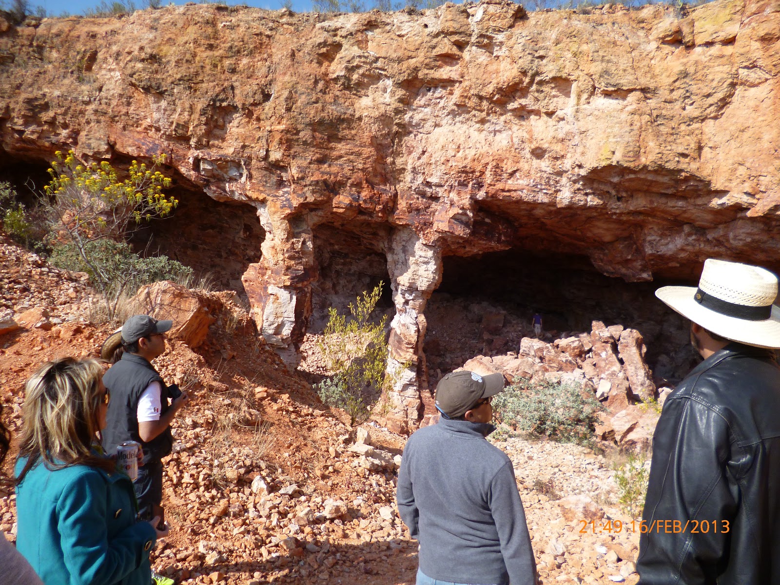 مطرقة وإزميل وتوفيق ربنا..مغامرة البحث عن العقيق في المكسيك