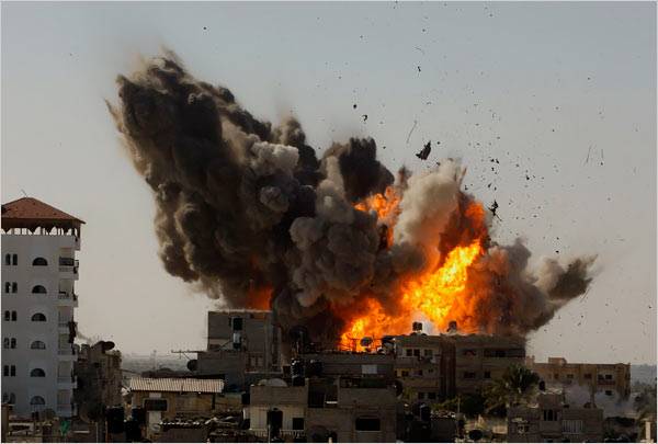 اكثر من مئة قتيل في غزة ودعوات غير مسموعة لوقف اطلاق النار