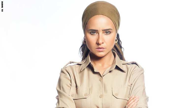 "السجانة" نيللي كريم ..متى تشعر بأنها سجينة؟