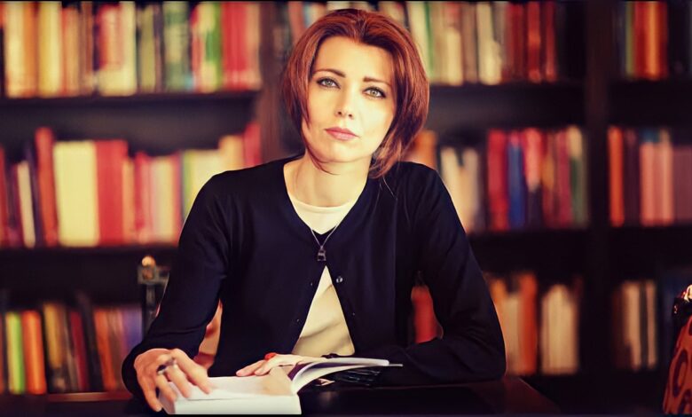 الكاتبة التركية اليف شفيق - سوشال ميديا