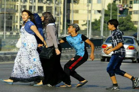 السجن المؤبد لسبع مصريين دينوا بالاغتصاب في ميدان التحرير