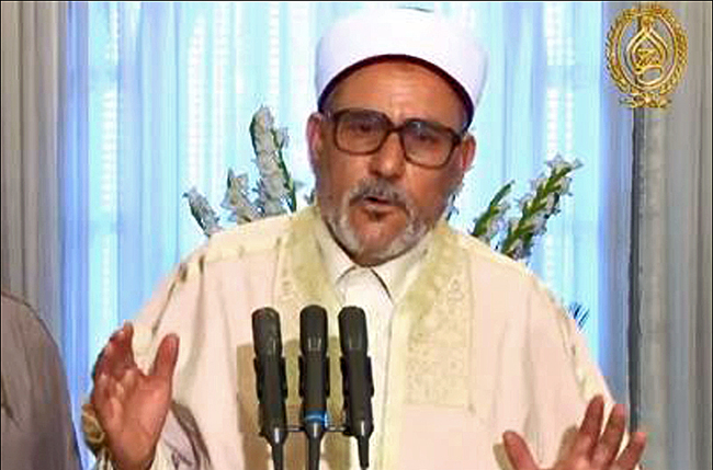 مفتي تونس يجرم استهداف العسكريين في بلاده