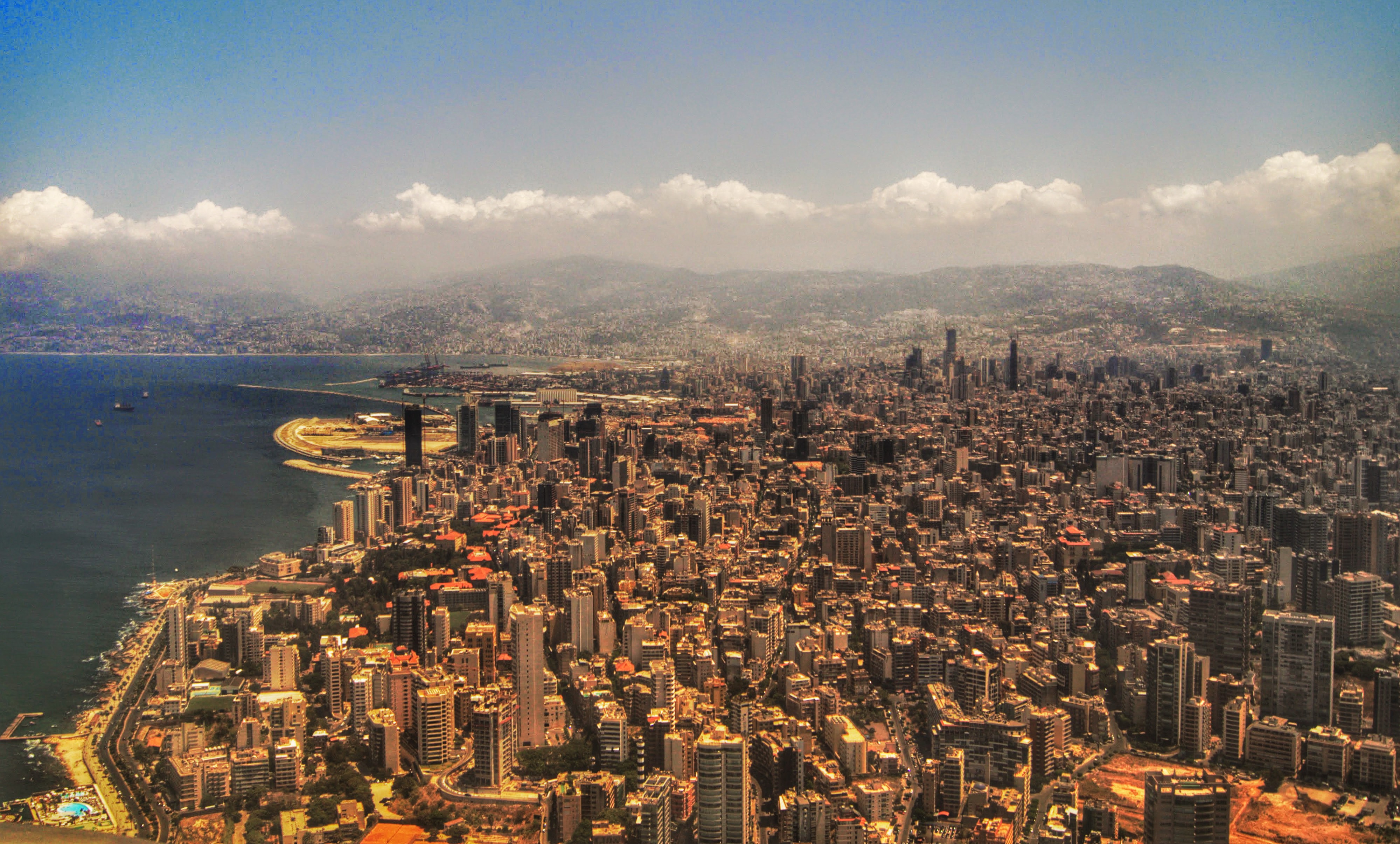 سنة بيروت على قائمة الطرد كما يتوقع البروفيسور الاسرائيلي - ويكيبيديا