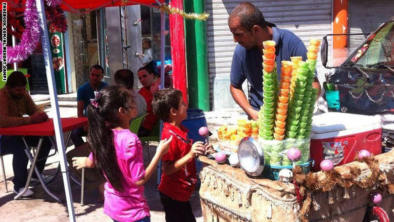 أردنييون يكتفون "بالقهوة السادة" ضيافة العيد تضامناً مع غزة