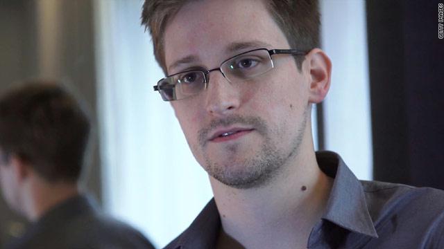 ادوارد سنودن يستقر في روسيا لمدة طويلة