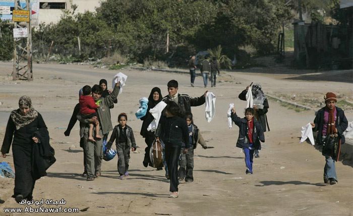 الاف الفلسطينيين في غزة يغادرون بيوتهم خشية تجدد القصف الاسرائيلي