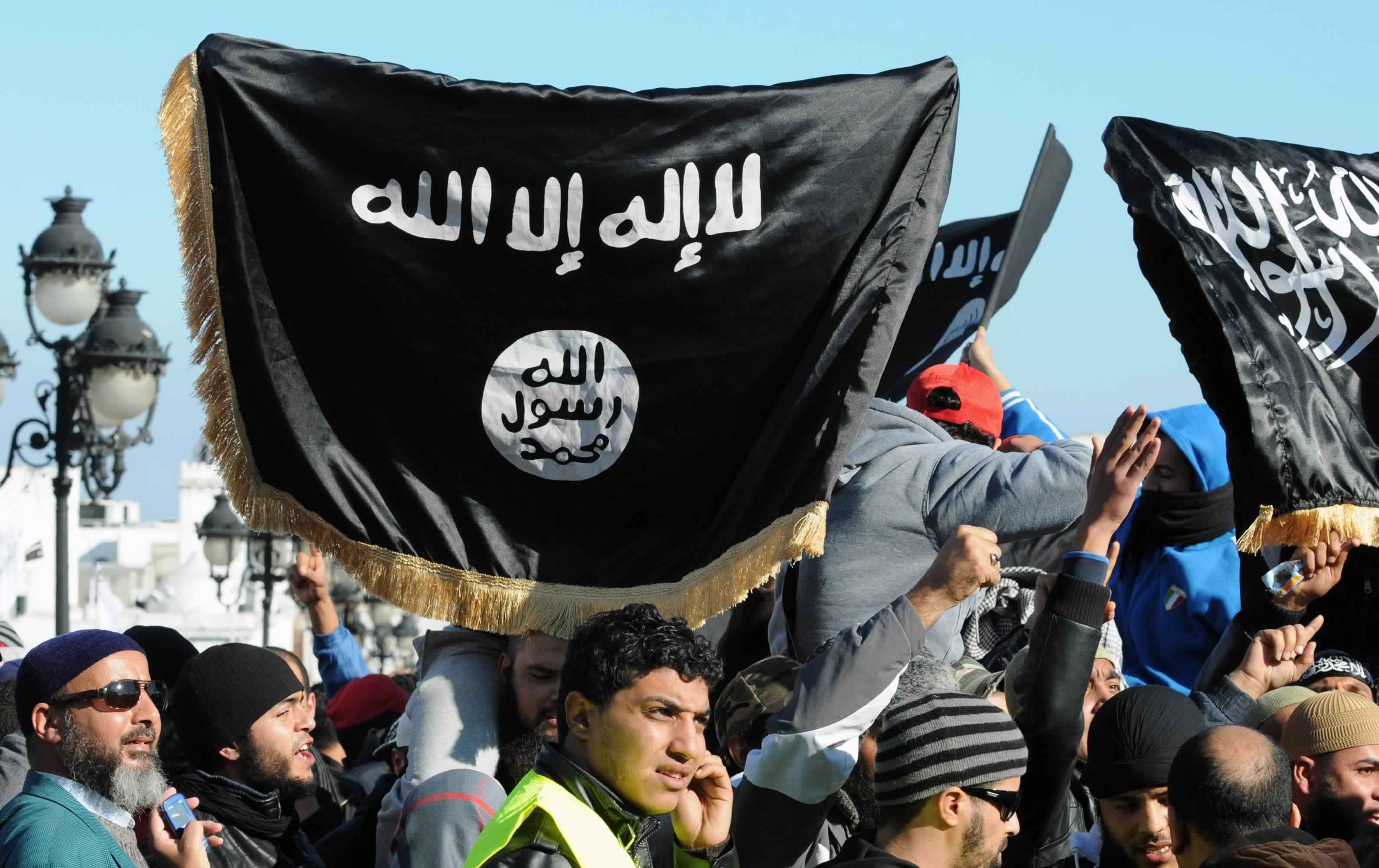 حزاما الفقر والتشدد يربطان الضواحي المحيطة بالعاصمة التونسية 