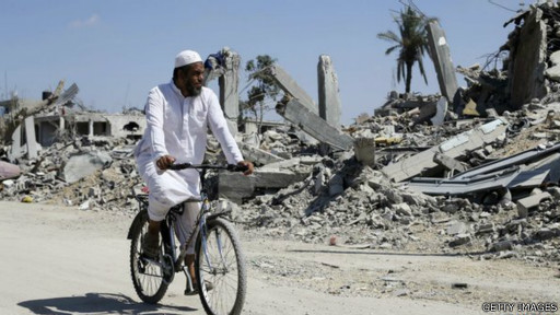 الدمار سيد الموقف في غزة وسط إشكاليات منتظرة لعجلة الإعمار