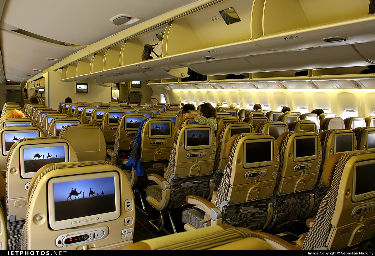 معركة حول كل سنتيمتر على متن الطائرات في الدرجة السياحية