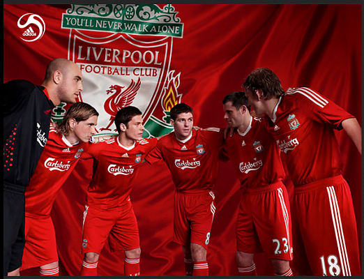 ليفربول... من عنصرية سواريز و"عضاته" الى مزاجية بالوتيلي و"جنونه"