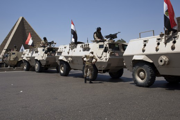 11 قتيلا من الشرطة المصرية في هجوم بعبوة ناسفة في شمال سيناء