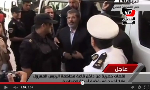 احالة الرئيس المعزول محمد مرسي الى محكمة الجنايات بتهمة التخابر مع قطر