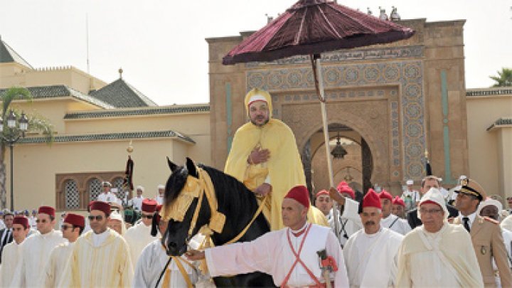 كتاب "محمد السادس وراء الأقنعة" يكشف الأسرار الشخصية للعاهل المغربي