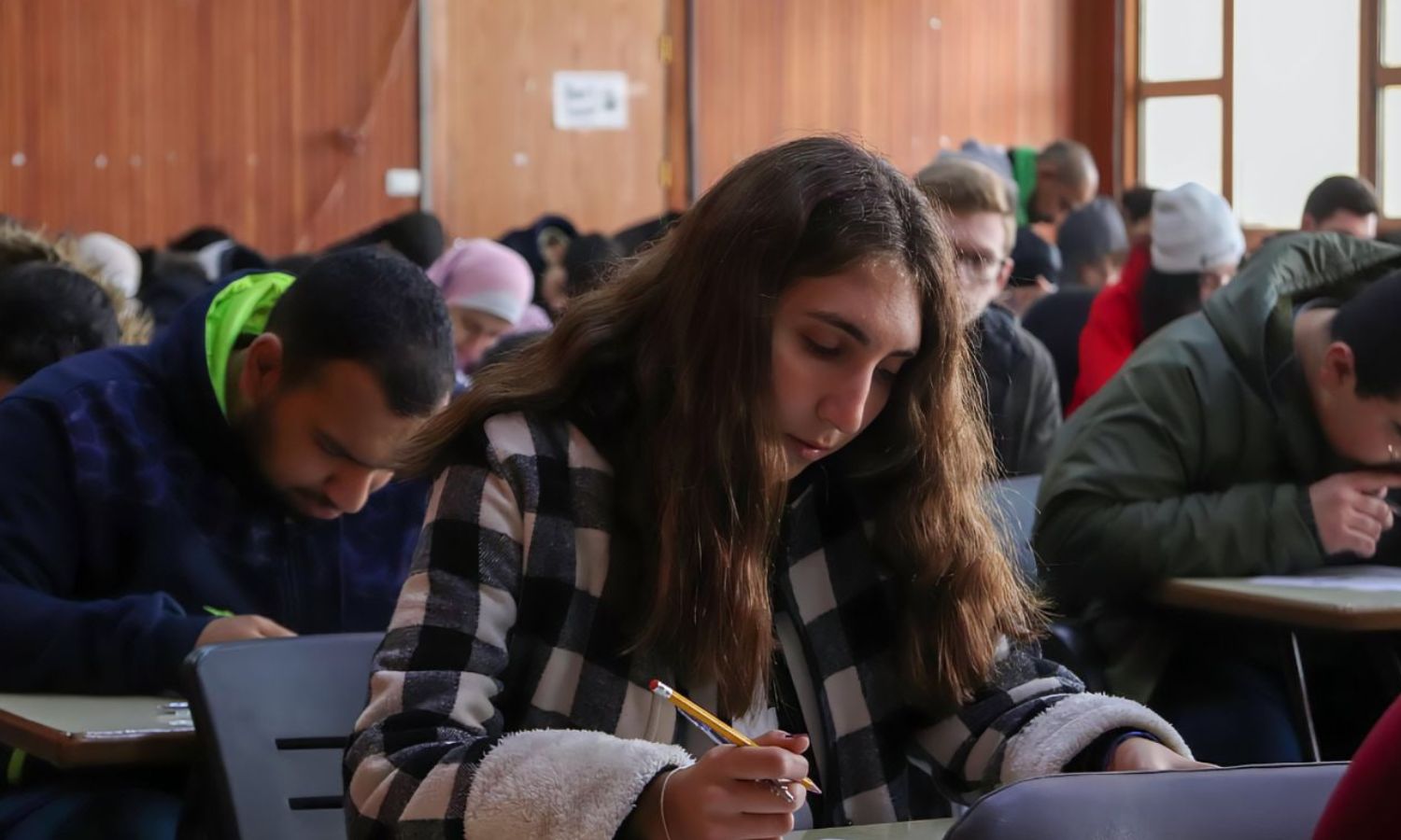 طلاب يخضعون لامتحانات كلية الهندسة المعلوماتية في جامعة "دمشق"_ 1 من شباط 2023 (جامعة دمشق/ فيس بوك)