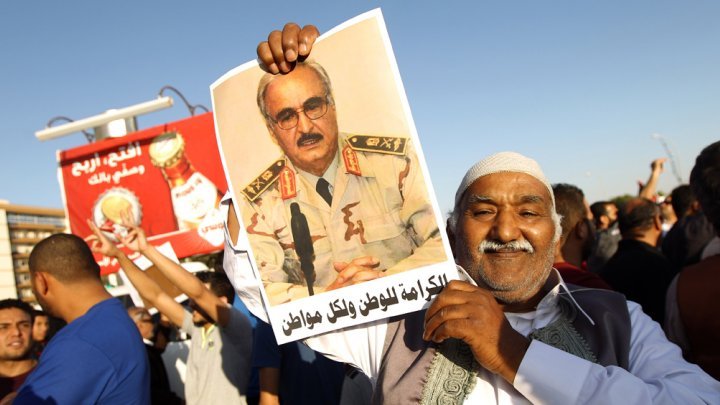 حفتر يعلن جاهزية القوات الموالية له لتحرير بنغازي من "الإرهابيين"