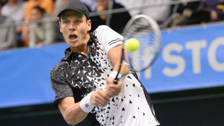 دورة فالنسيا: اندوخار يفاجىء برديتش وفيرر وموراي الى الدور الثاني