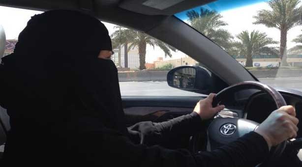 الرياض تحذر من التجمعات بذريعة قيادة النساء للسيارات
