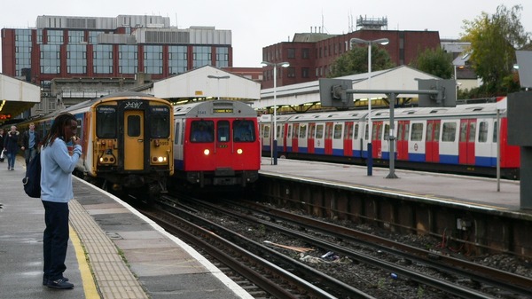 أمريكي يقطع رأس أمه ثم ينتحر بإلقاء نفسه أمام قطار