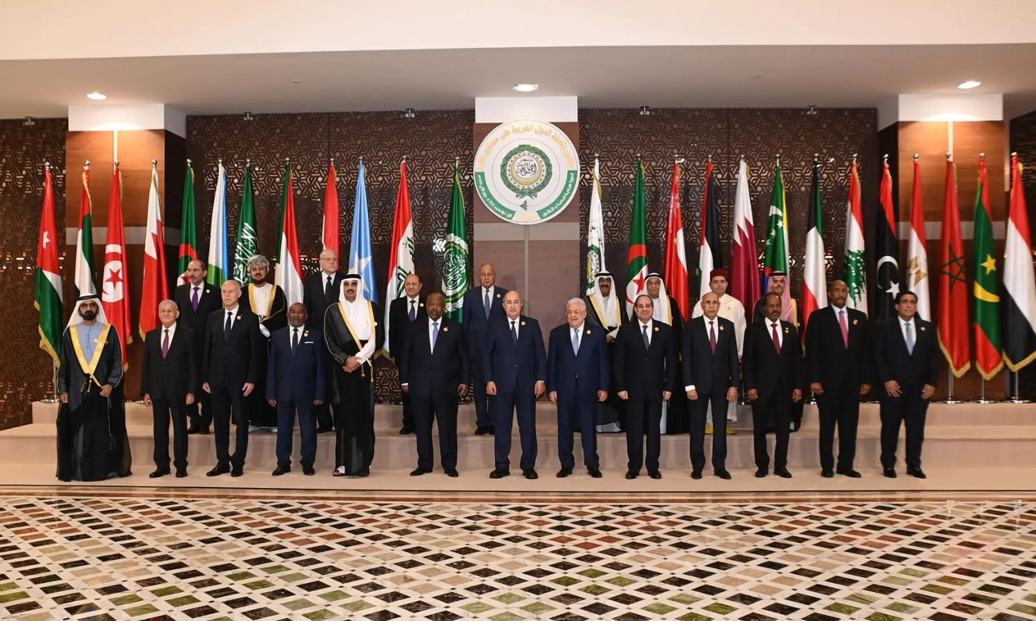 القادة العرب المشاركون في قمة الجزائر- 1 من تشرين الثاني 2022 (جامعة الدول العربية)