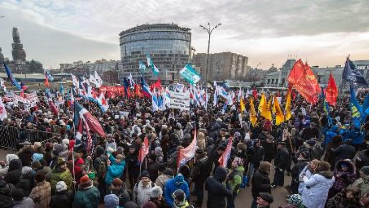 العاملون الصحيون الروس يحتجون على اغلاق مستشفيات وفصل موظفين