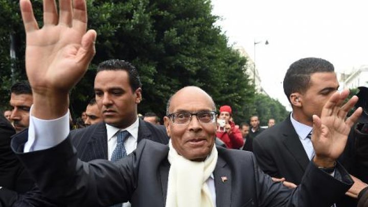 المرزوقي يتهم "أموالا قذرة" تقف وراء منافسه الباجي قائد السبسي